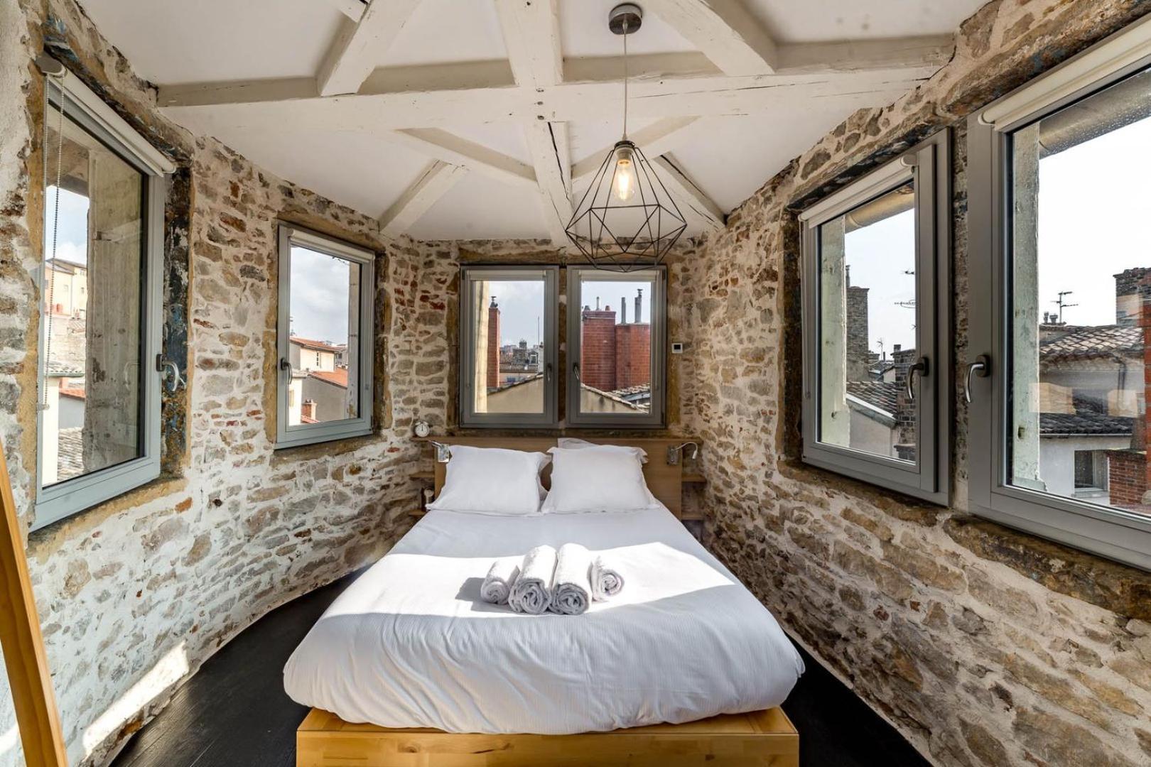 Sky'Room - Jacuzzi & Vue - Vieux Lyon Bagian luar foto