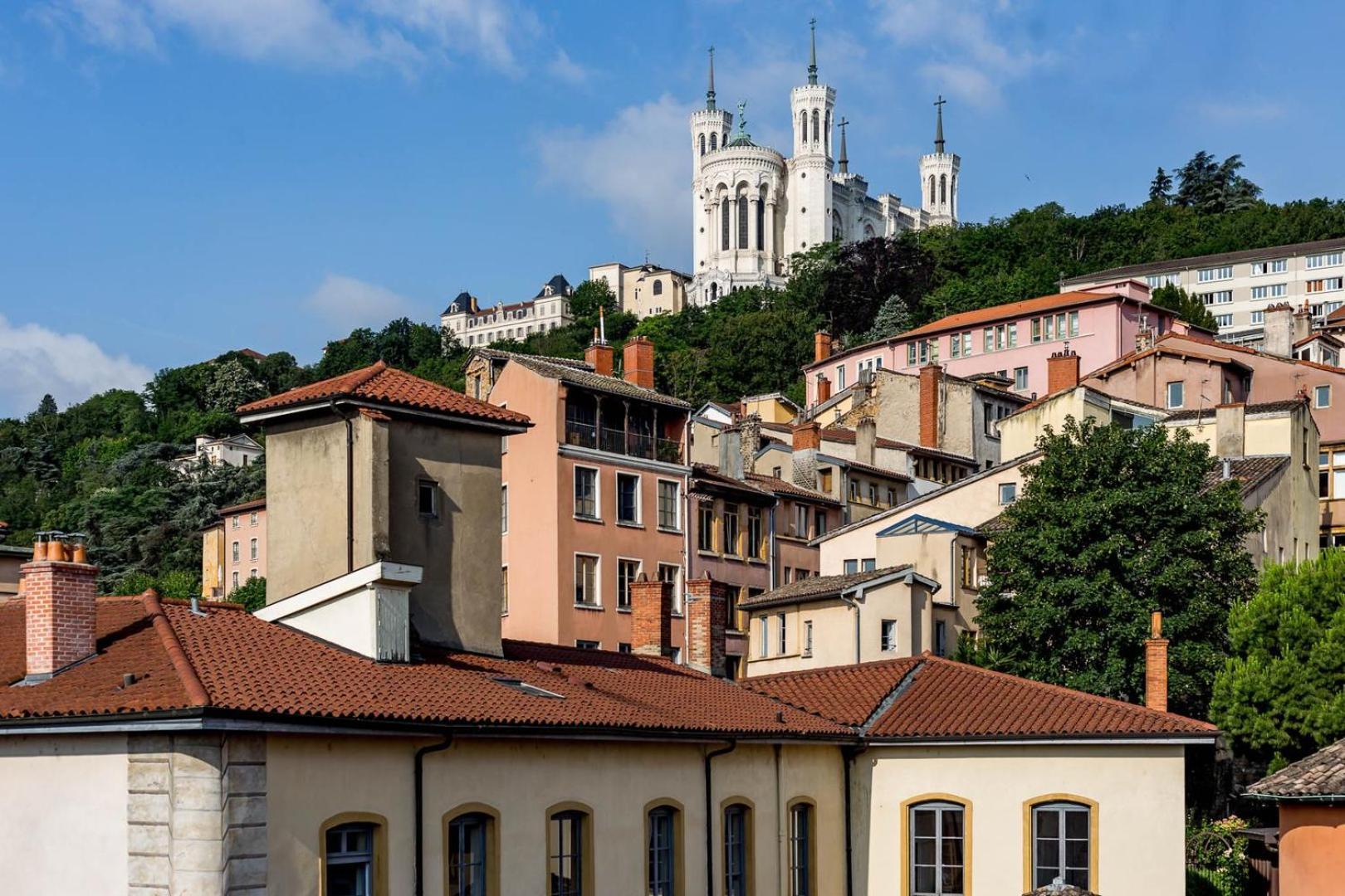 Sky'Room - Jacuzzi & Vue - Vieux Lyon Bagian luar foto