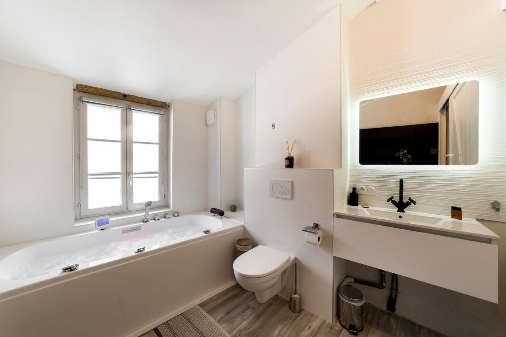 Sky'Room - Jacuzzi & Vue - Vieux Lyon Bagian luar foto